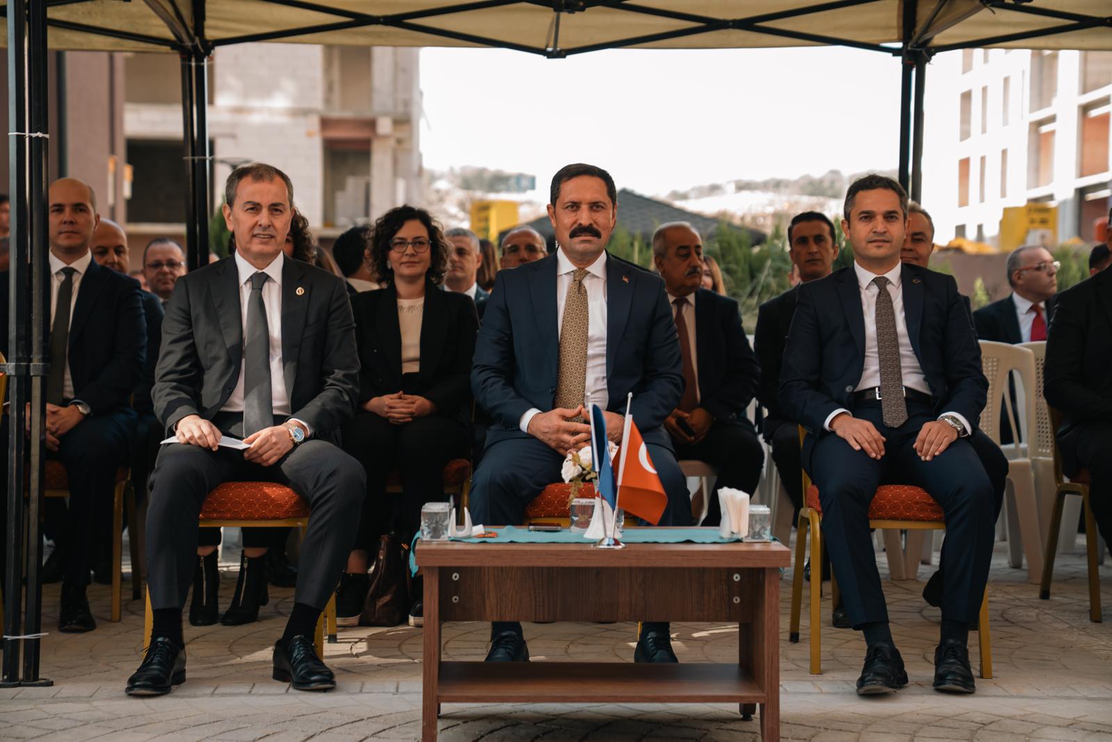 İş Bankası’ndan Hatay’a eğitim desteği