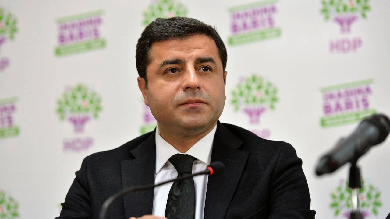 Demirtaş'tan açıklama: Bülent Arınç'ı yalanladı, "Başım dik çıkarım" dedi