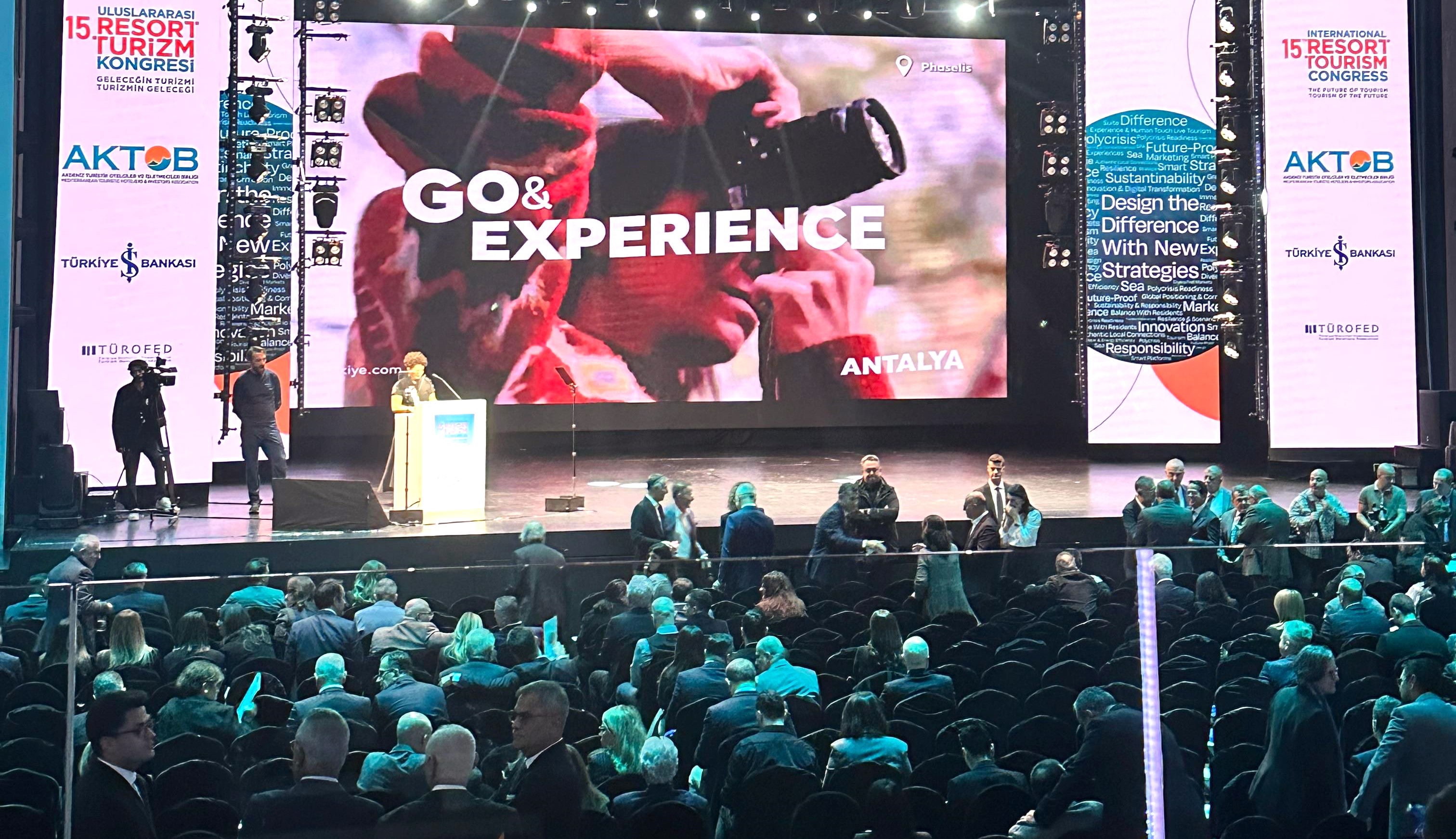 Turizmci Bakan Ersoy'dan turizmcilere 'İndirim hemen bitmesin' çağrısı