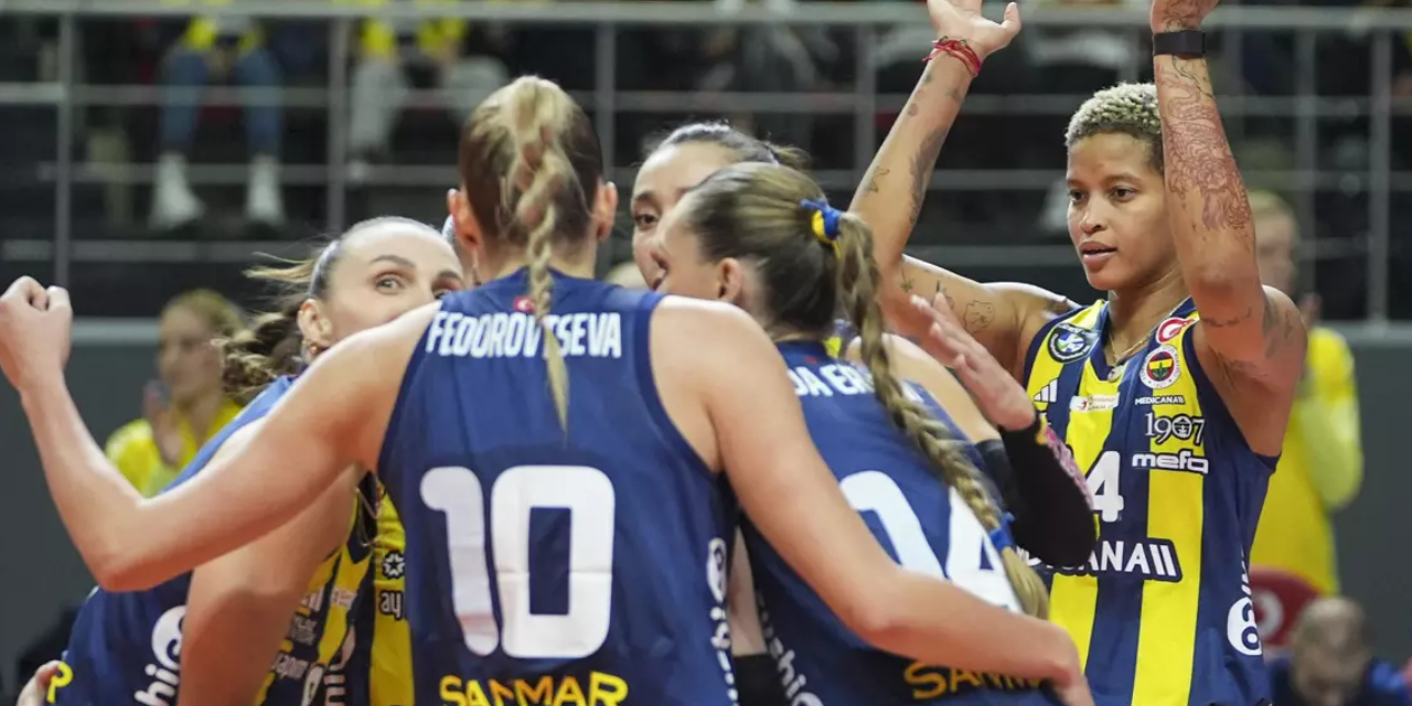 Sultanlar Ligi'nde nefes kesen derbi: Fenerbahçe Medicana son sette kazandı