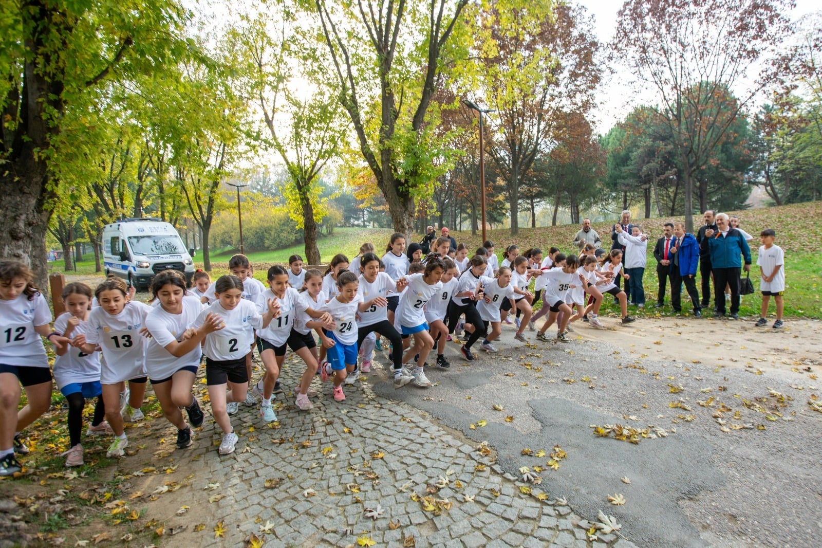 Bursa'da 'Başöğretmen Atatürk Kros Yarışması' nefes kesti