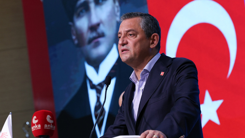 Özgür Özel CHP'nin yeni parti programını özetledi: Yoksulluğu yok edeceğiz