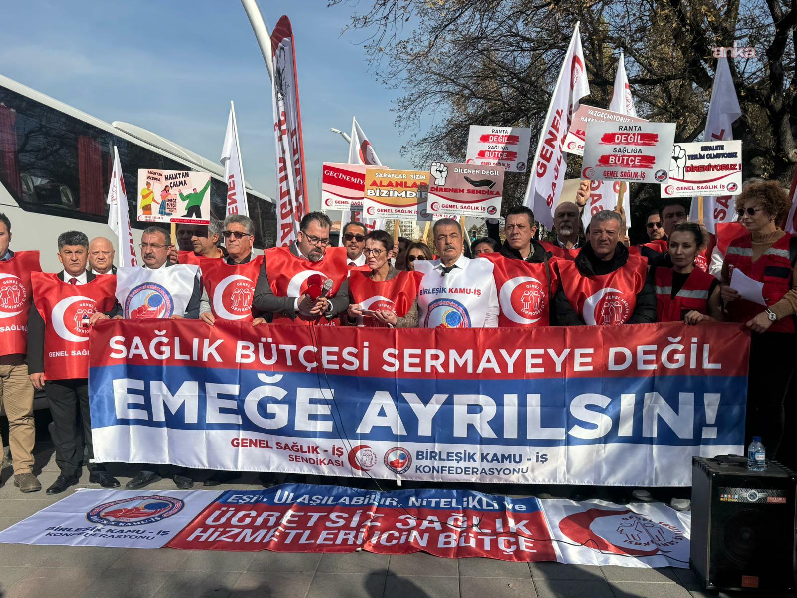 Genel Sağlık-İş'ten TBMM önünde açıklama: "Halkın sağlığı rant düzenine teslim edilemez"