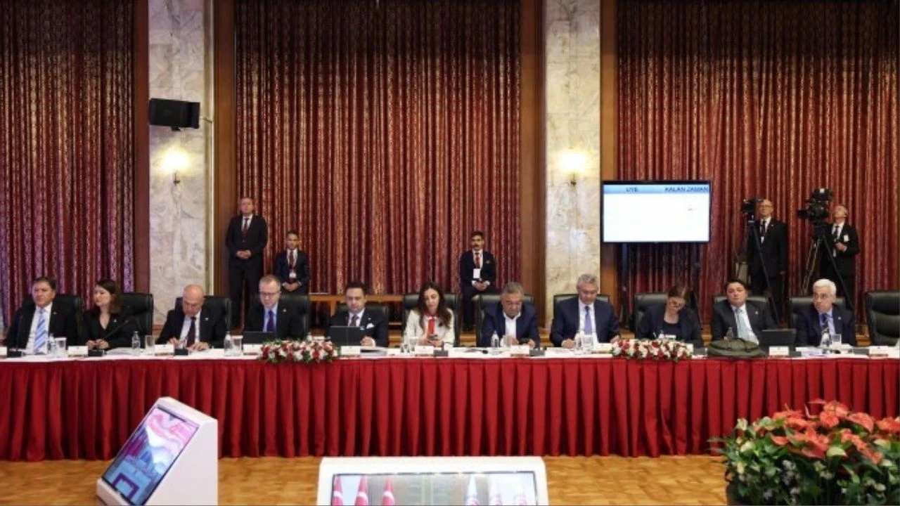 CHP’nin İmralı’ya gitmeme kararından sonra Komisyondan ne çıkacak