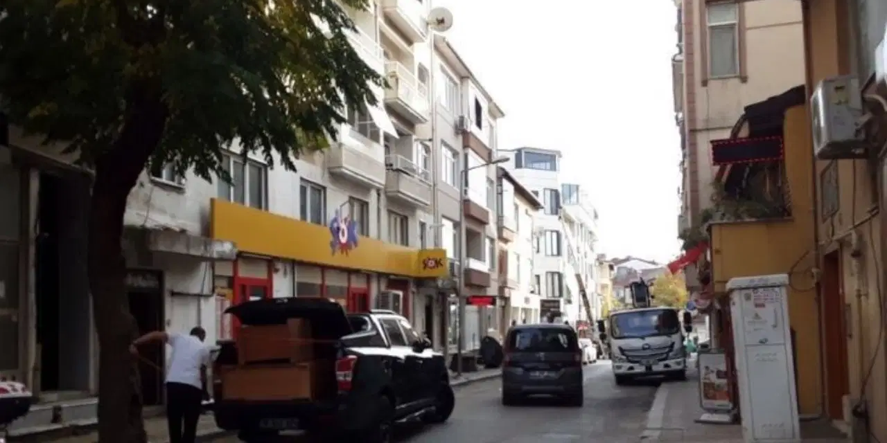 Çatlak kolonlar paniğe yol açtı: Kocaeli'de 5 katlı bina boşaltıldı