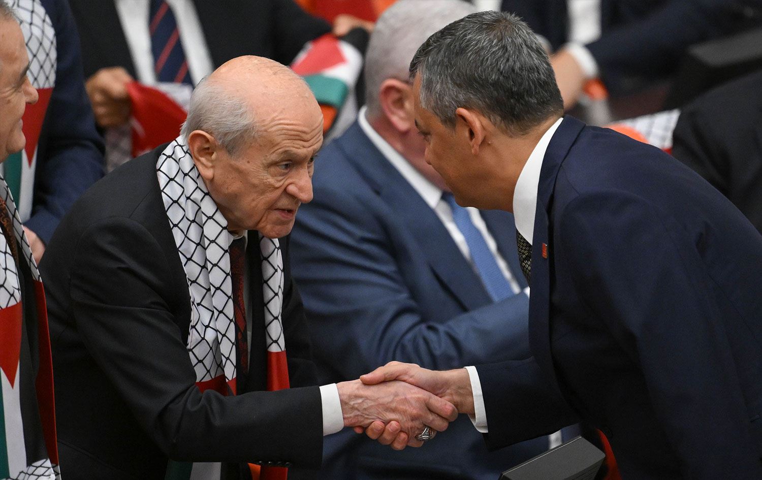 Özgür Özel’den Bahçeli’ye “Silivri” daveti: Memnuniyet duyarız