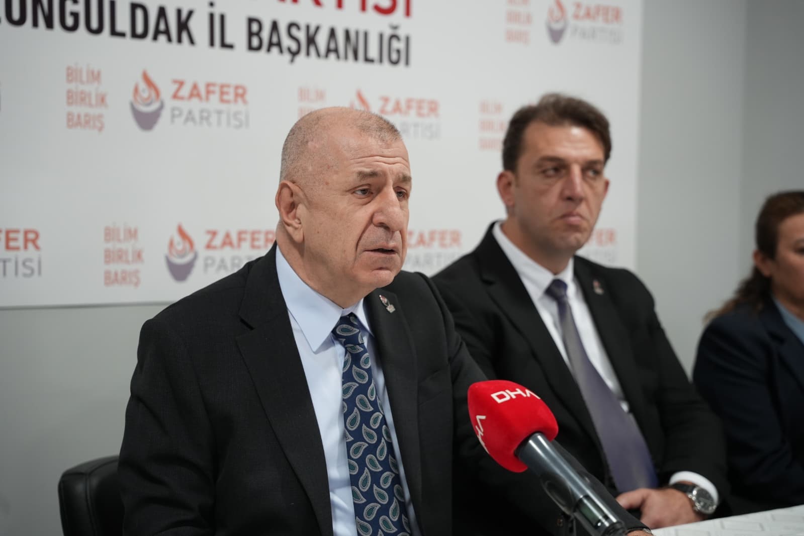 Ümit Özdağ: "İmralı’ya gittiğiniz zaman, Öcalan’ın pis elini sıkacak mısınız? Abdullah Bey mi diyeceksiniz?”