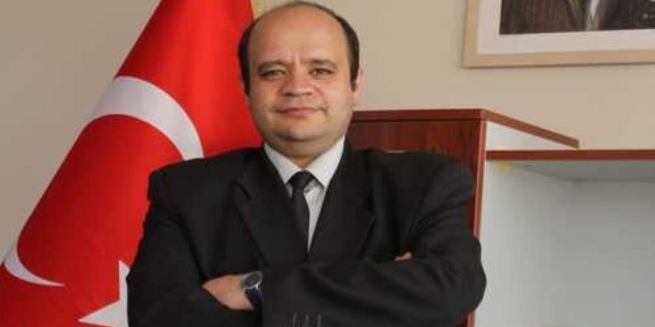 Akademisyen lojmanda ölü bulundu