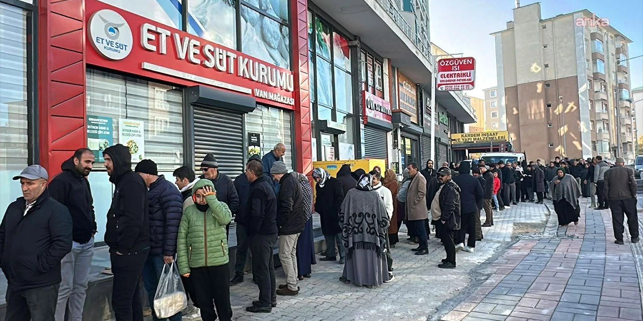 Türkiye gerçeğiyle yüzleşme: Sabah 05.00’te ucuz et kuyruğu