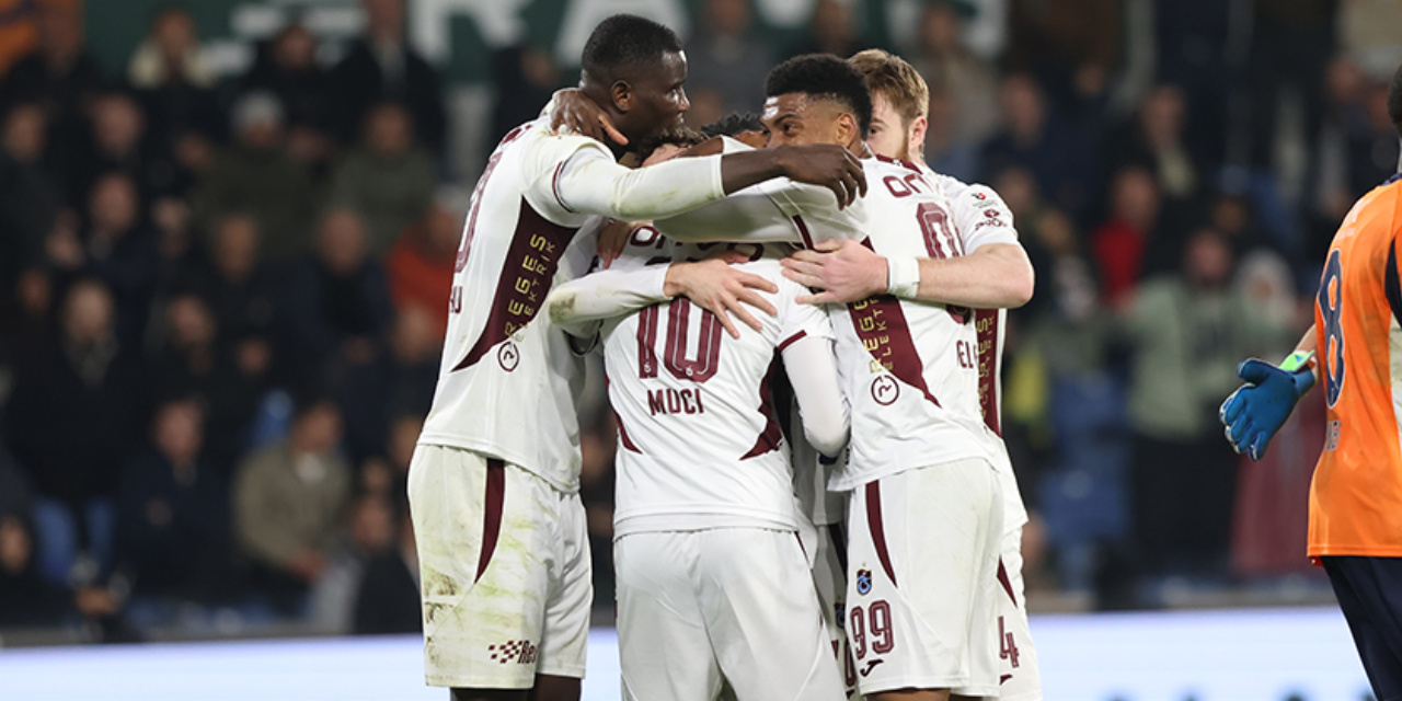 Başakşehir'de 7 gollü düello: Trabzon 90+11'de Muçi ile hayata döndü