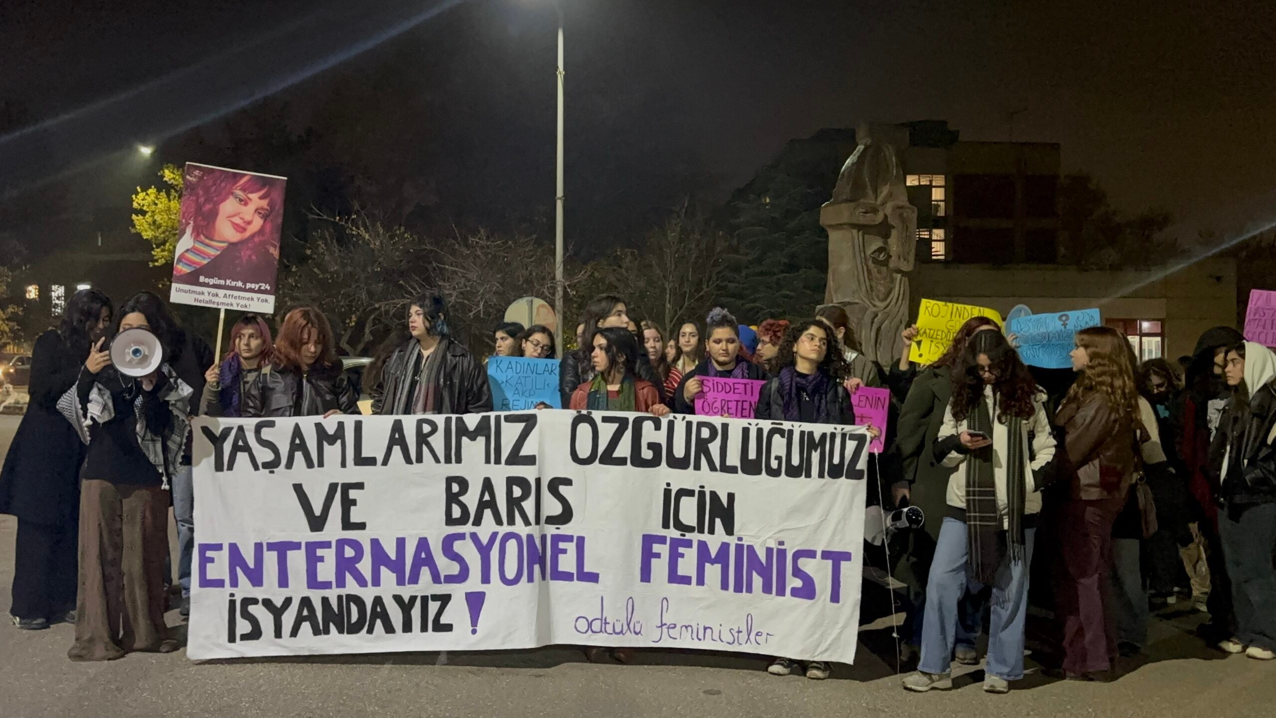 ODTÜ’lü Feministler 25 Kasım için kampüste eylemdeydi
