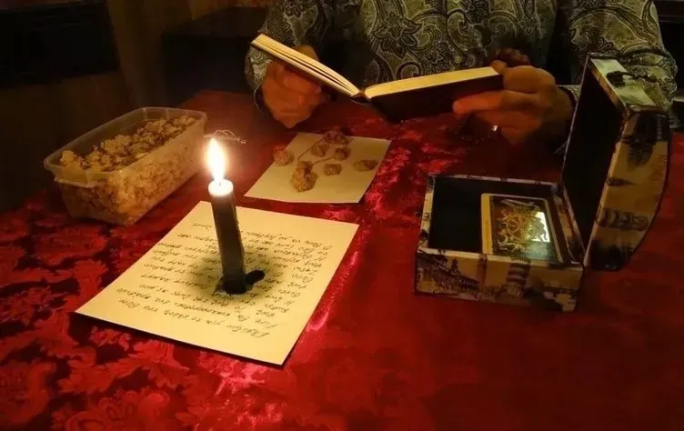 Instagram'da "büyü bozma" vaadeden dolandırıcılara operasyon