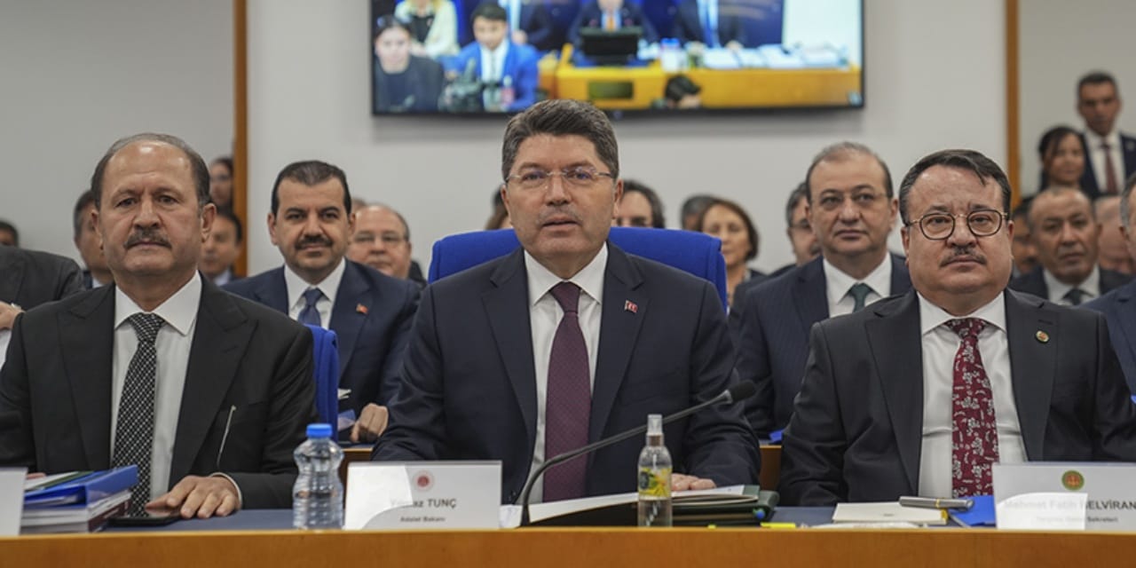 Bakan Tunç merakla beklenen iki yargı paketindeki son durumu açıkladı