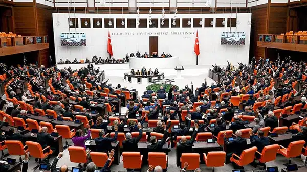 Kadına şiddetin nedenlerinin araştırılmasını AKP ve MHP reddetti