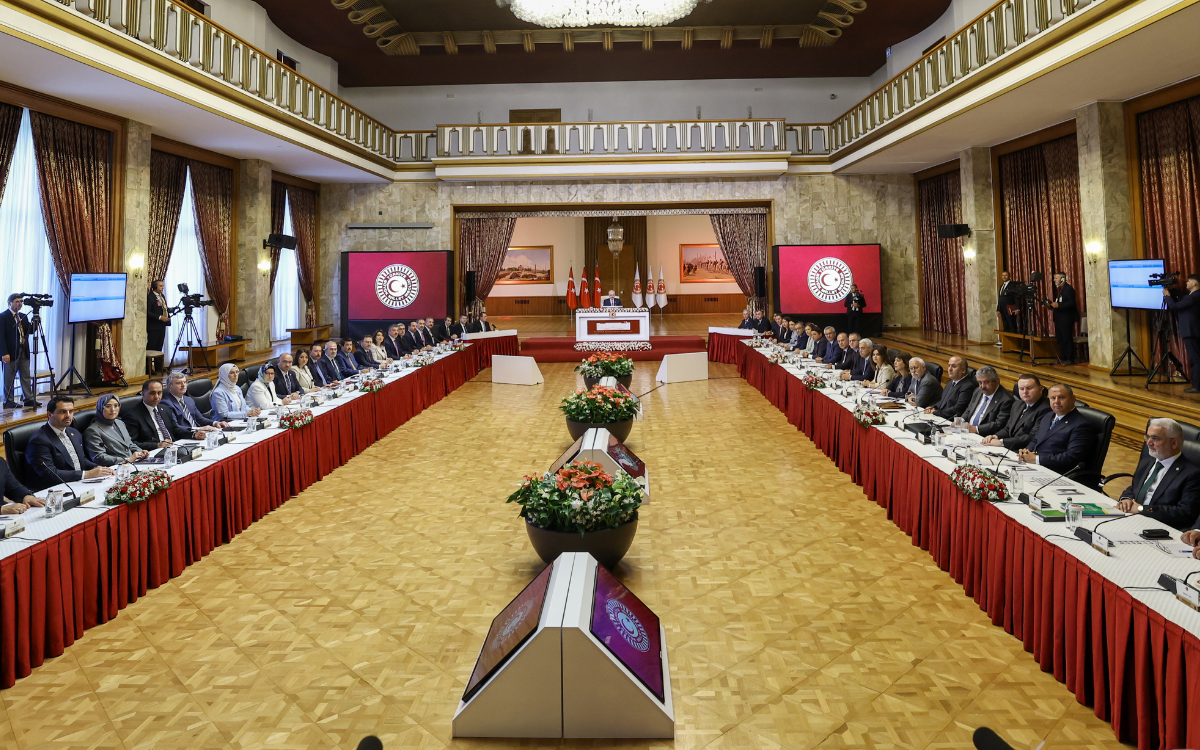 İmralı görüşmesinin tutanak özeti Komisyon'da okundu!