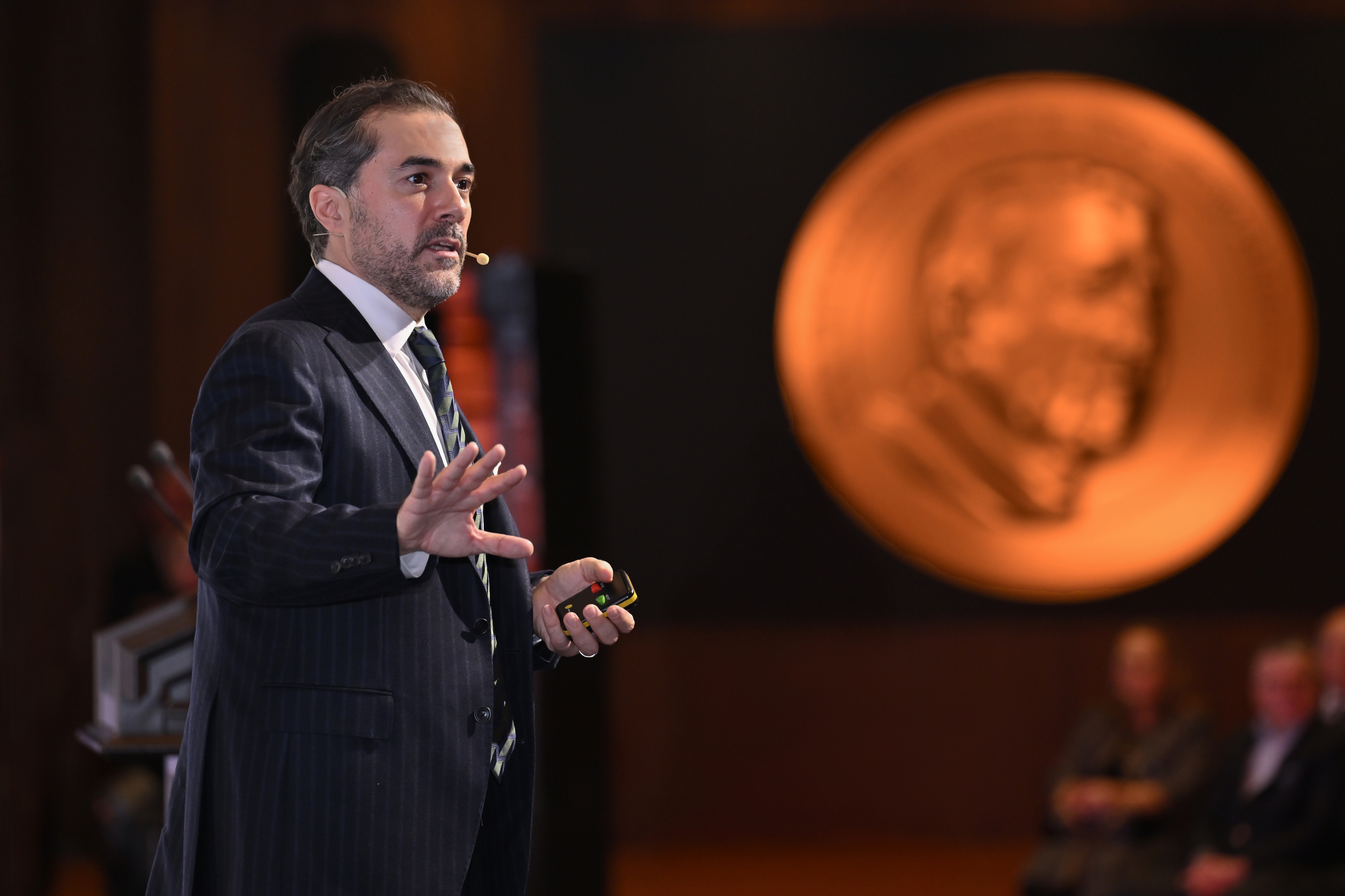 Koç Üniversitesi Bilim Madalyası Akçiğit’e verildi