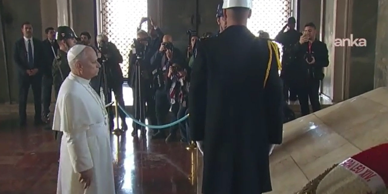 İlk resmi dış gezisi: Ve Papa Anıtkabir’de