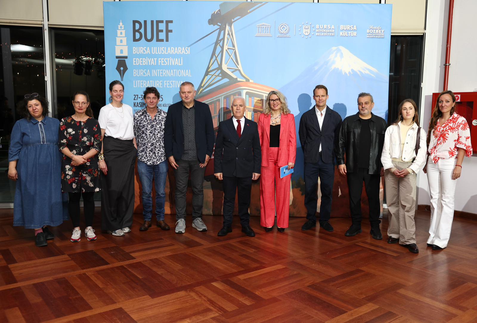 Bursa’da edebiyat festivali "cesaretle" başladı