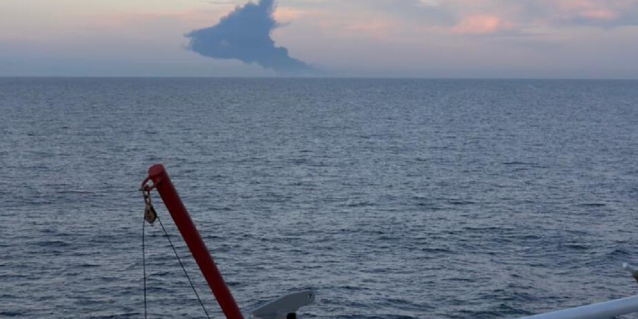 Karadeniz açıklarında ikinci patlama! 20 denizci kurtarıldı
