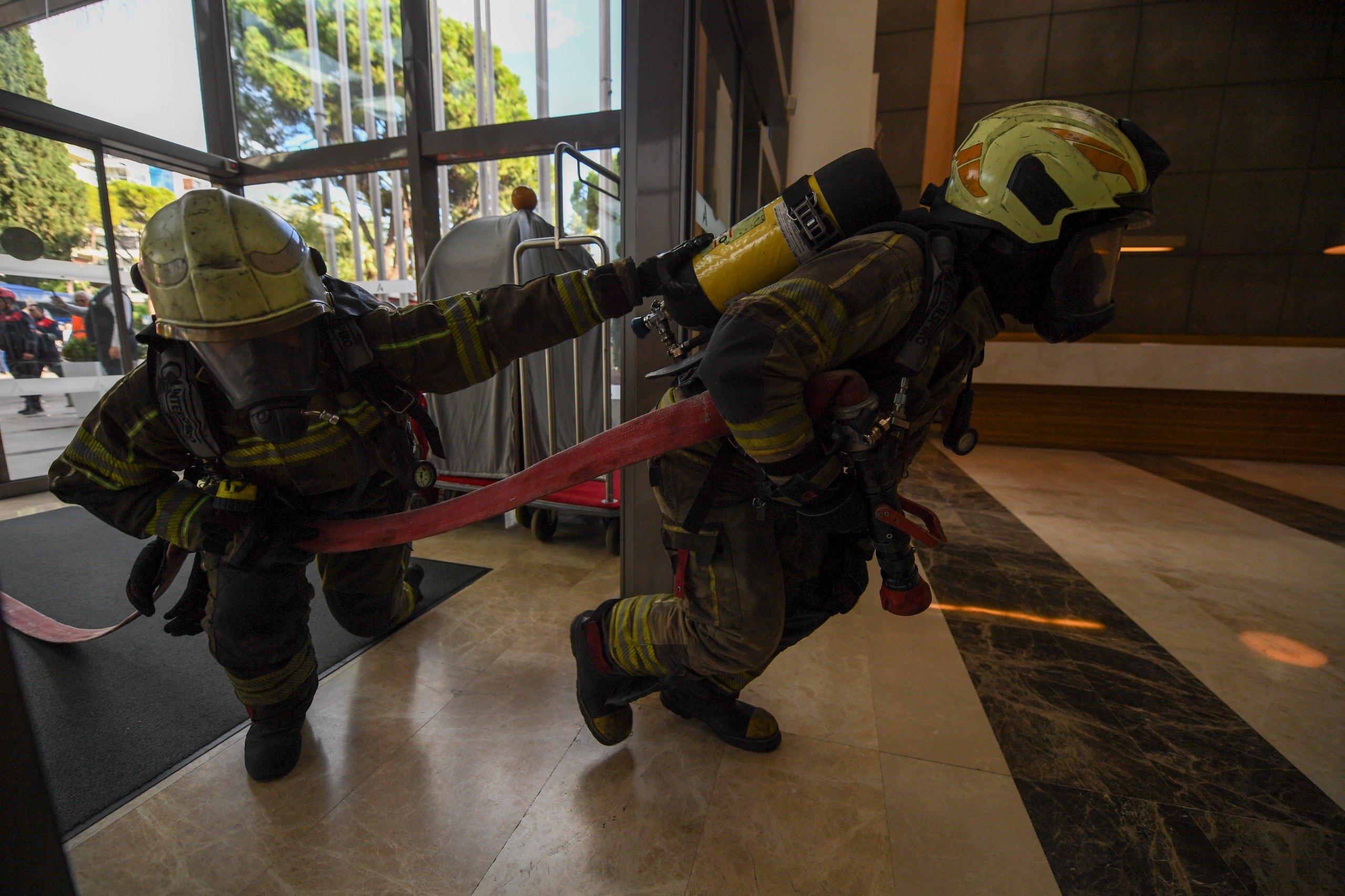 İzmir İtfaiyesi’nden otelde tatbikat