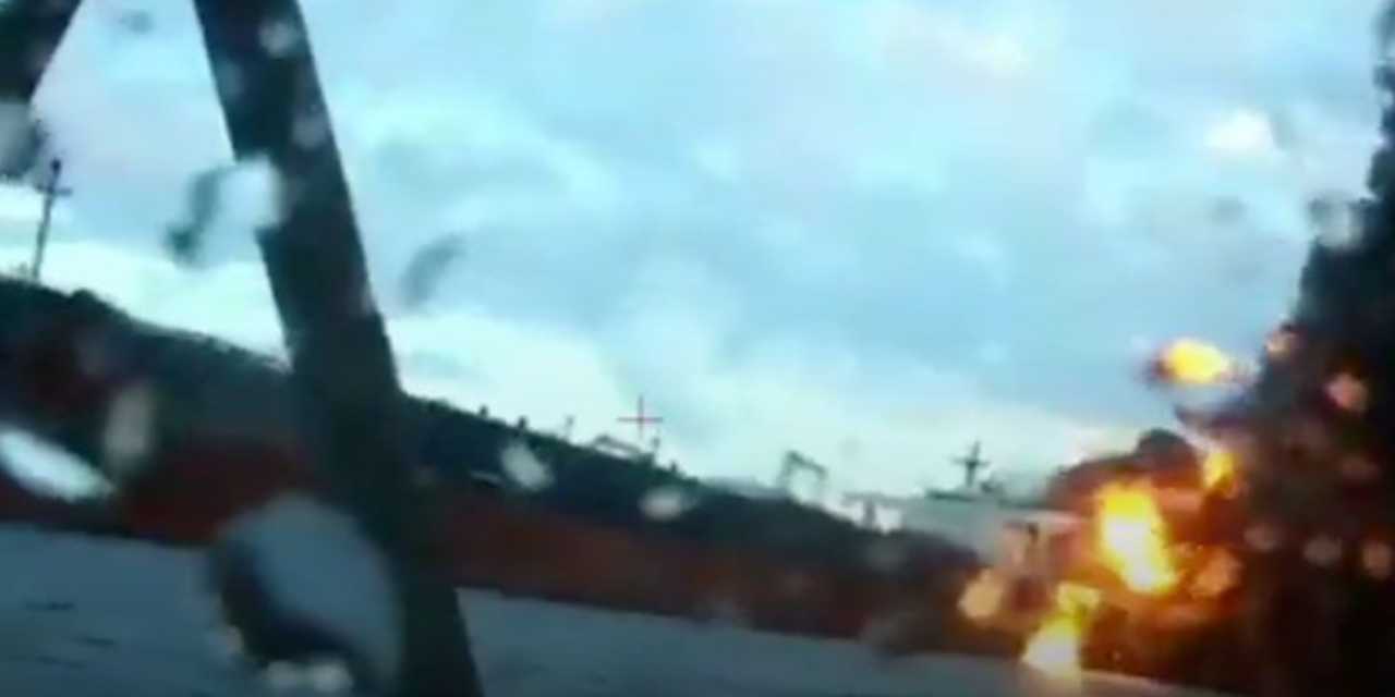 Ukrayna istihbaratı Karadeniz'deki gemilere saldırı anını paylaştı