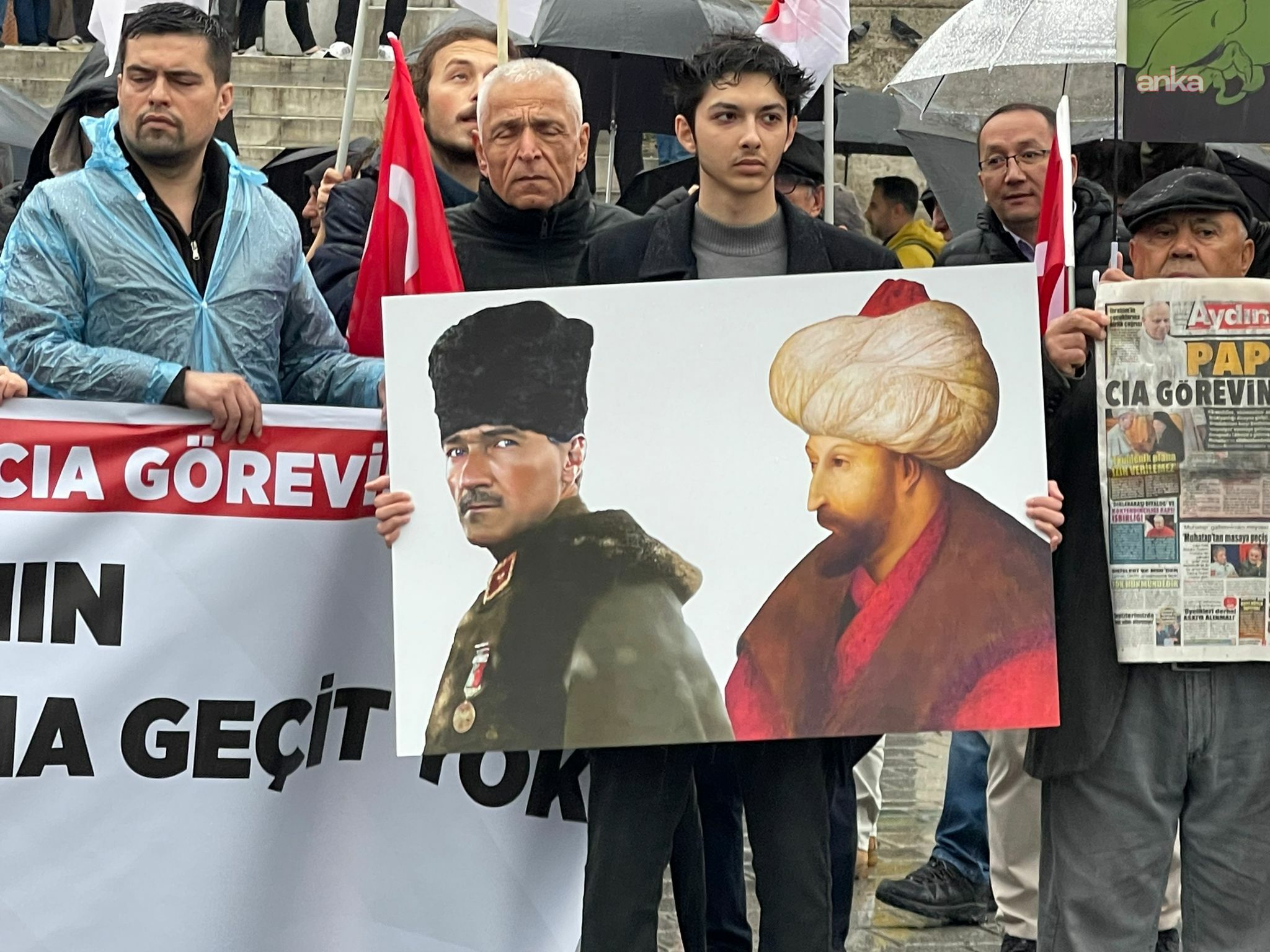 TGB, Papa 14. Leo'yu Eminönü'nde protesto etti