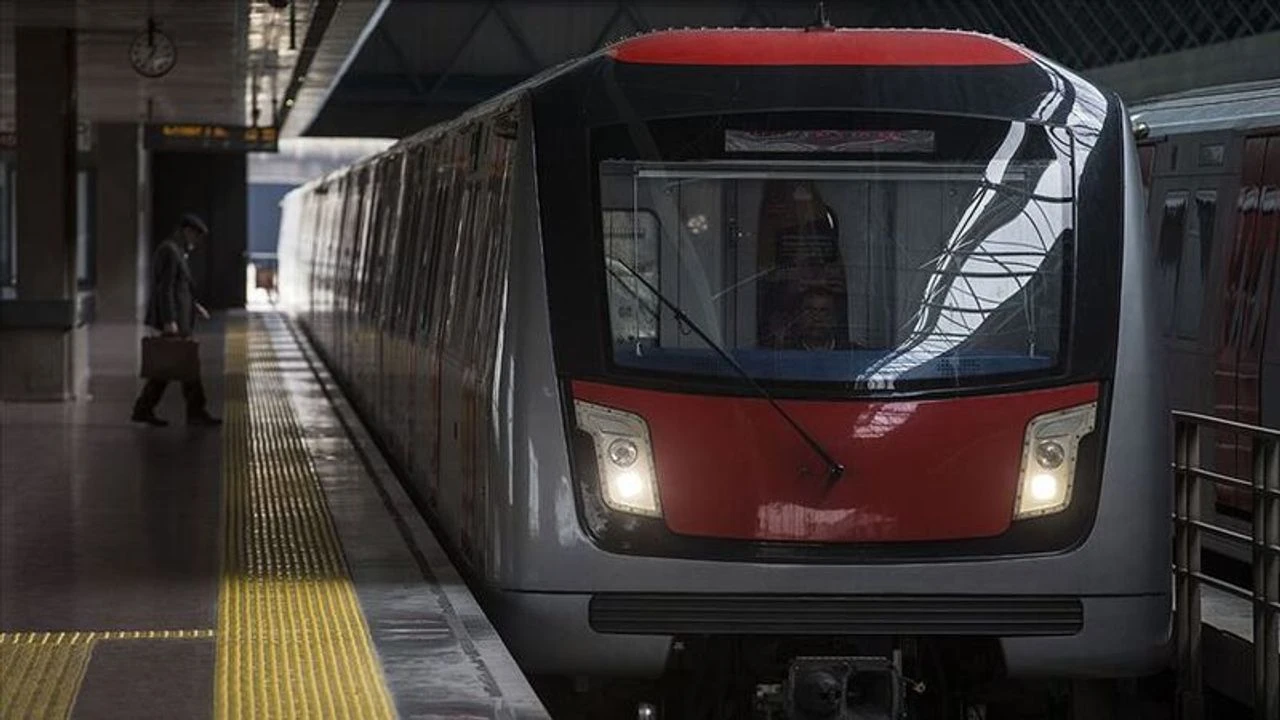 Ankara'da metroda bir yolcuyu başından yaralayan güvenlik görevlisi tutuklandı