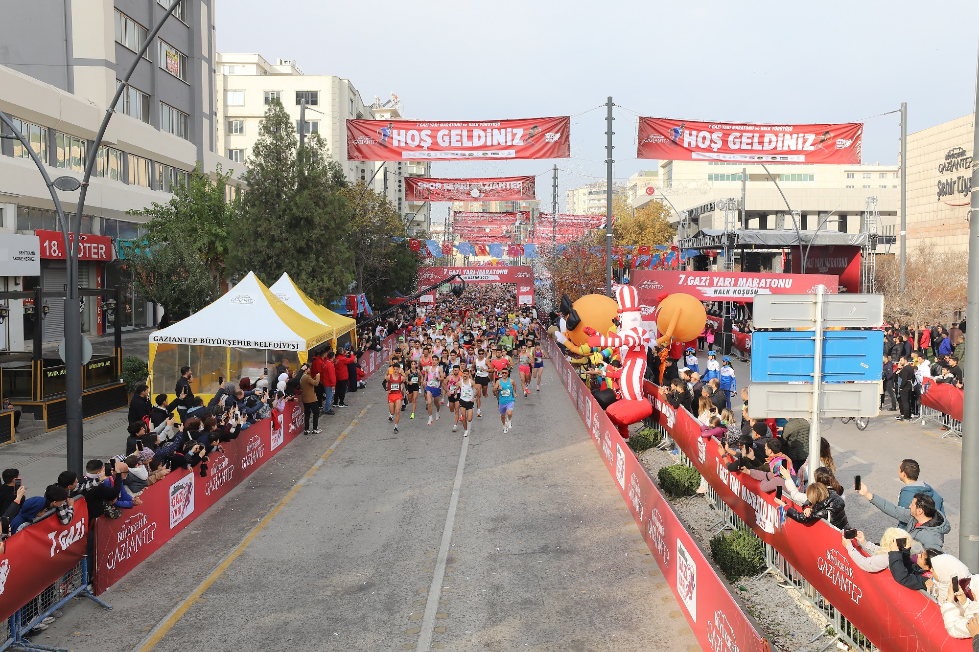 Gazi Yarı Maratonu’nda binler Antep’in kahramanları için koştu