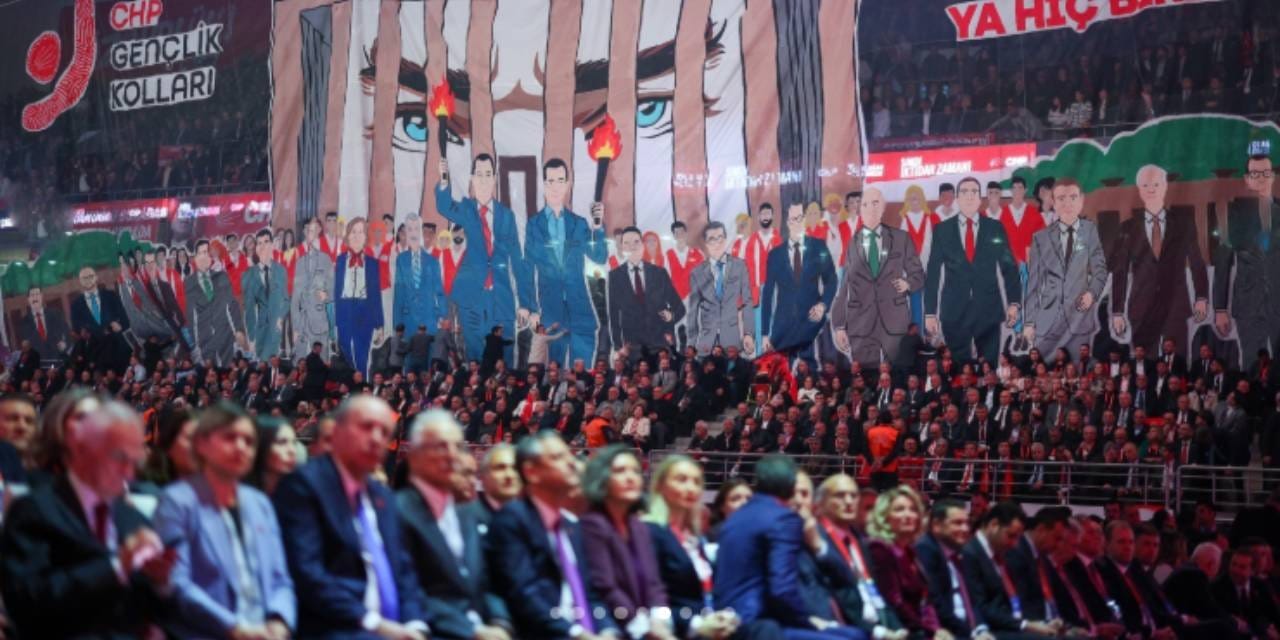 CHP'nin Kurultay'ında sürpriz konuk