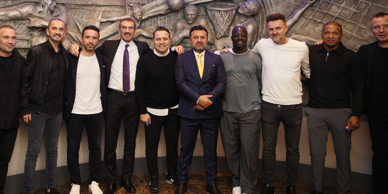 Fenerbahçe'de derbi şöleni: Efsane futbolcular, taraftarlarla bir araya geldi