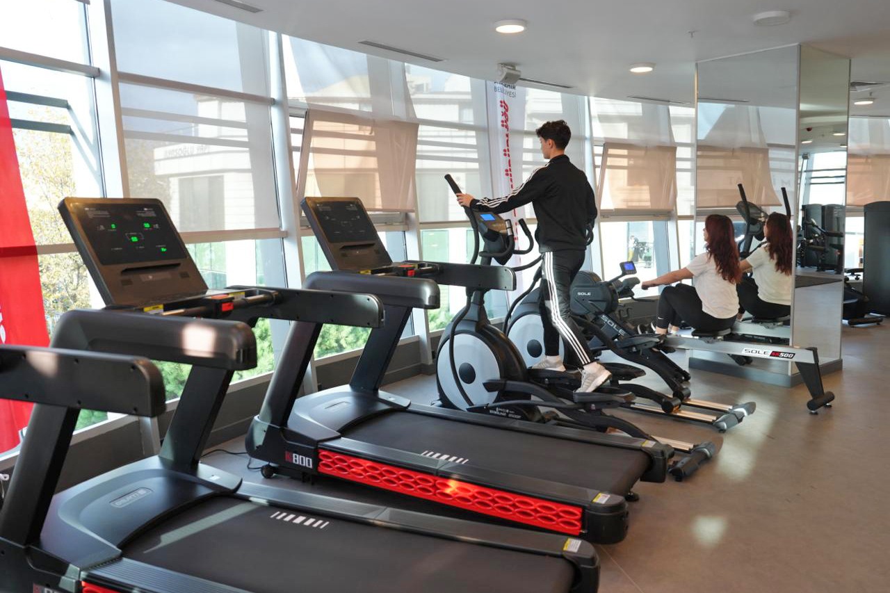 Ataşehir’in yeni spor salonu ATAFİT hizmete başladı