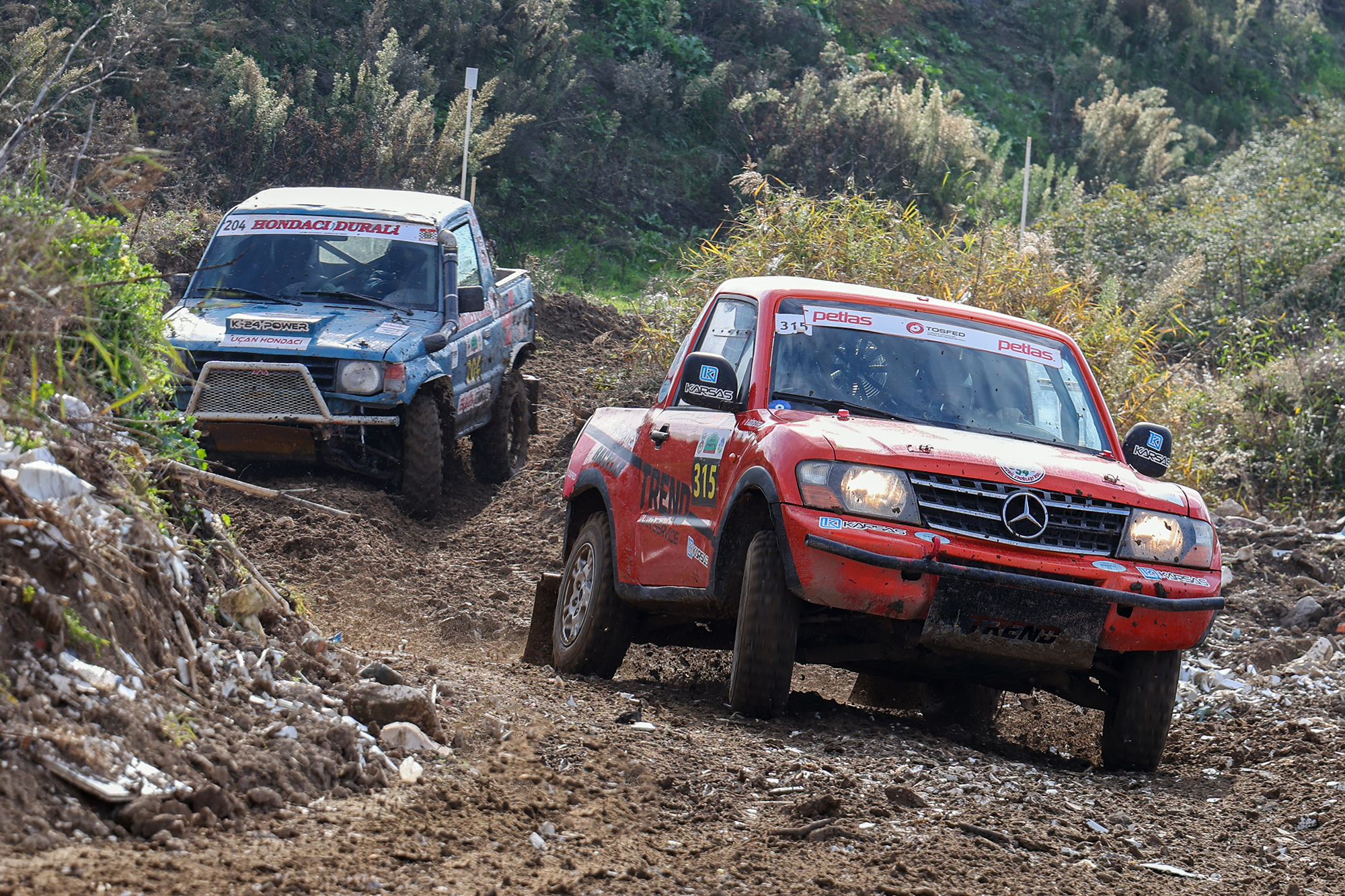 Sakarya’da yağış altında nefes kesen offroad yarışı