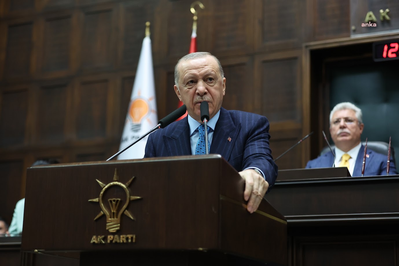 Erdoğan çarşamba günü hangi belediye başkanına rozet takacak