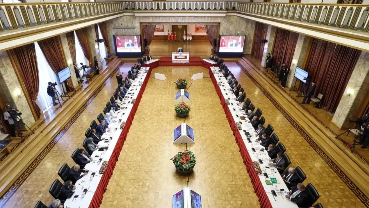 Komisyonda kritik gün: İmralı'da ne konuşuldu