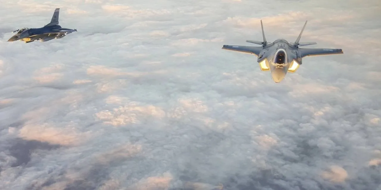 F-16 savaş uçağı California eyaletinde düştü