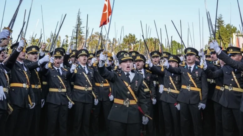 İhraç edilen teğmenlerle ilgili yeni iddialar: “Bakkallık yapan da var, intihara kalkışanlar da…”