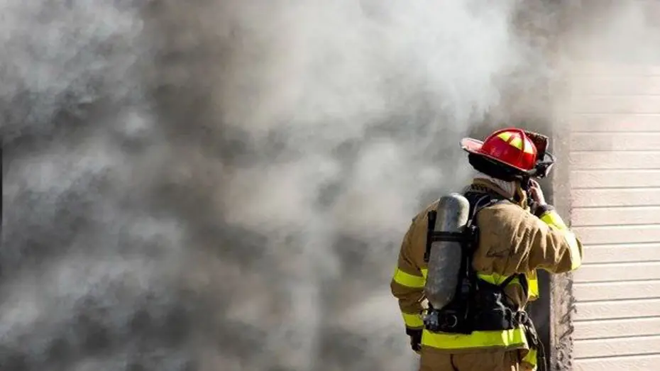 Tuzla’da kauçuk ve karton fabrikasında yangın