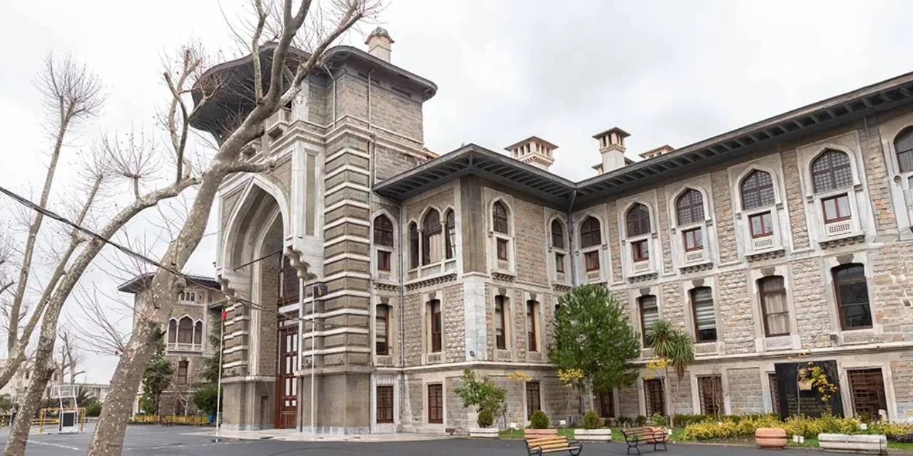 İstanbul Erkek Lisesi’nde dehşet: LGS birincisi 9. sınıf öğrencilerine yatakhanede ağır darp