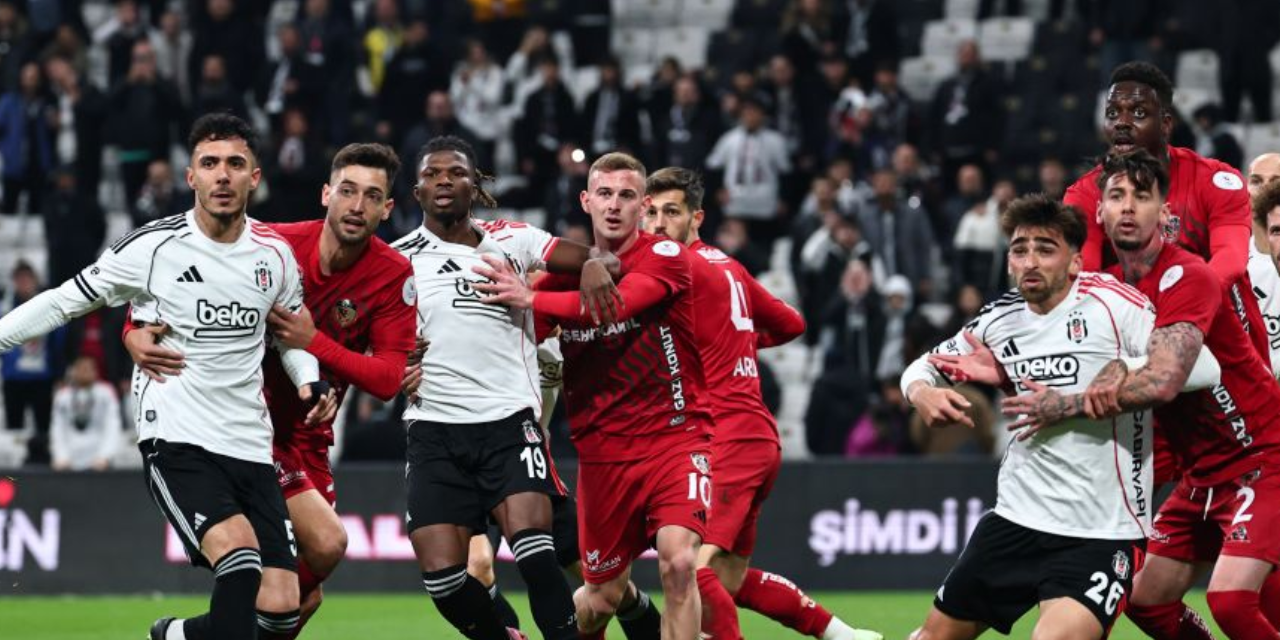 Dolmabahçe'de protesto gecesi: Beşiktaş evinde 1 puana razı oldu