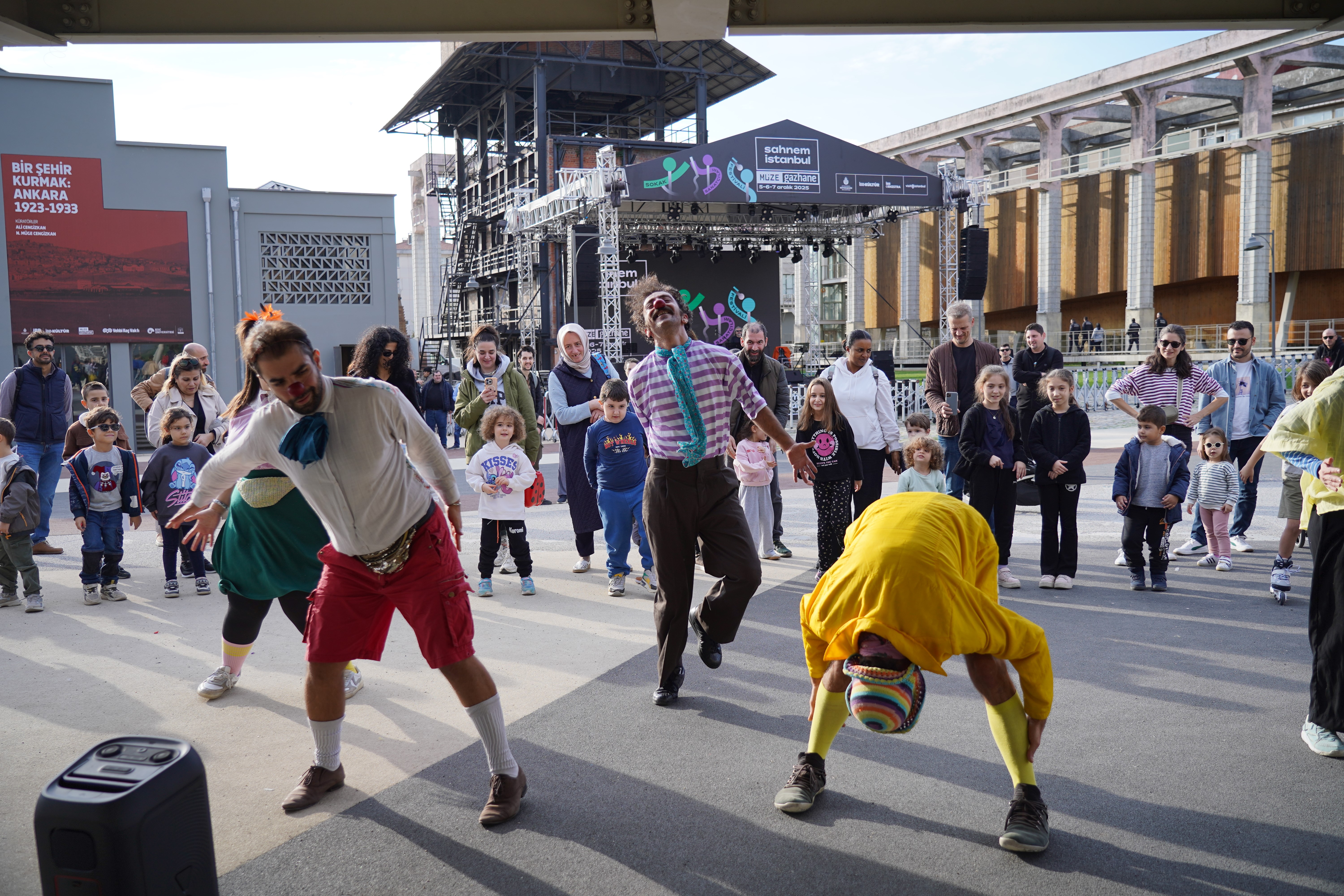 Sokak Sanatçıları Festivali, binlerce İstanbulluyu bir araya getirdi