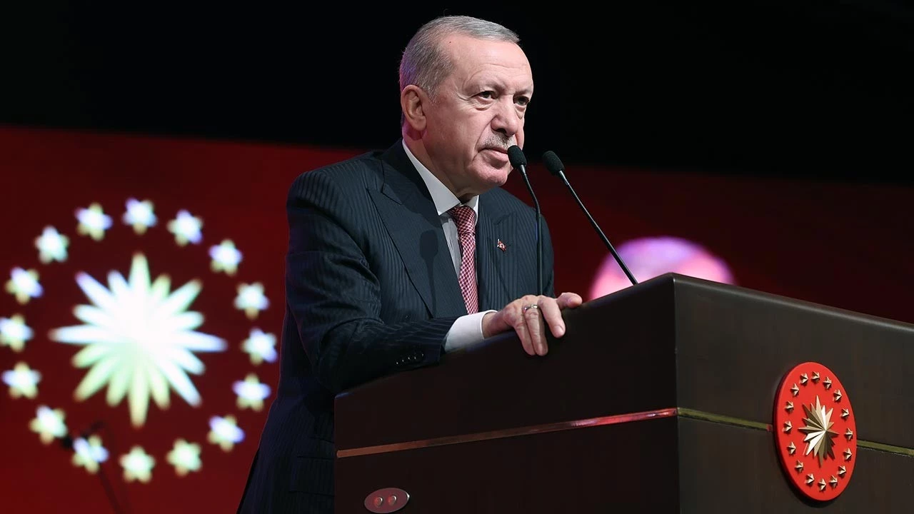 Erdoğan'dan Özgür Özel'e: Suç örgütüne posta güvercinliği yapıyor