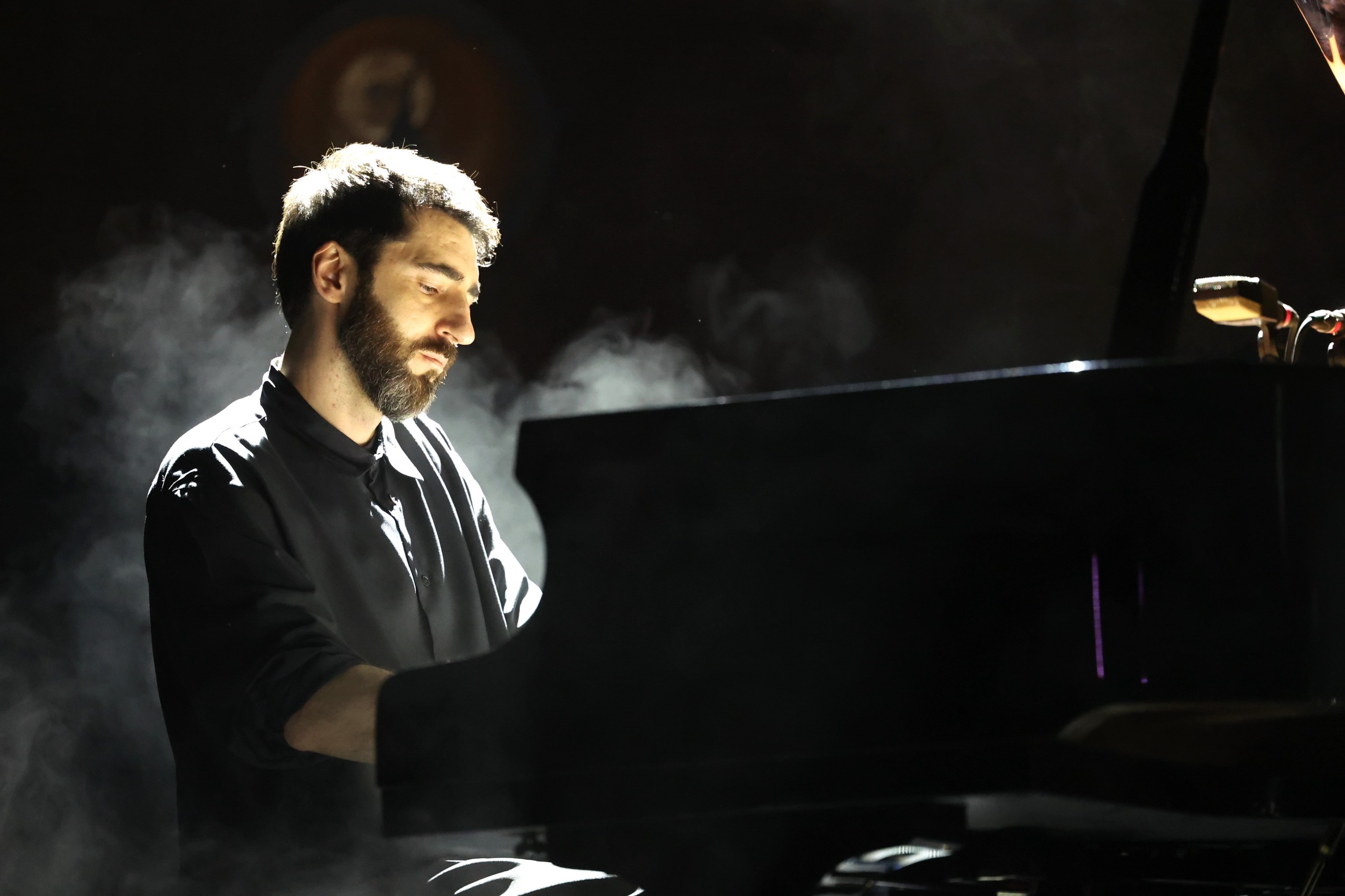 Dünyaca ünlü piyanist Evgeny Grinko, İzmir'de ayakta alkışlandı