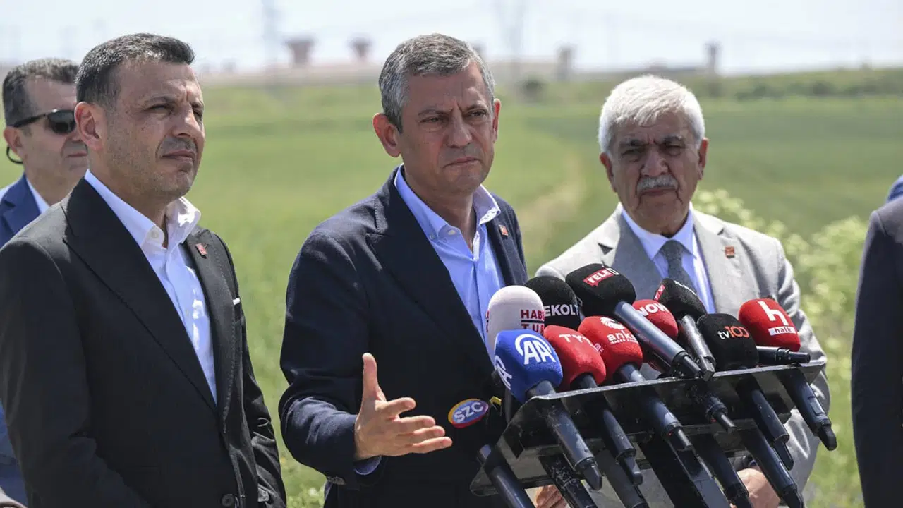 CHP lideri Özgür Özel Silivri'de