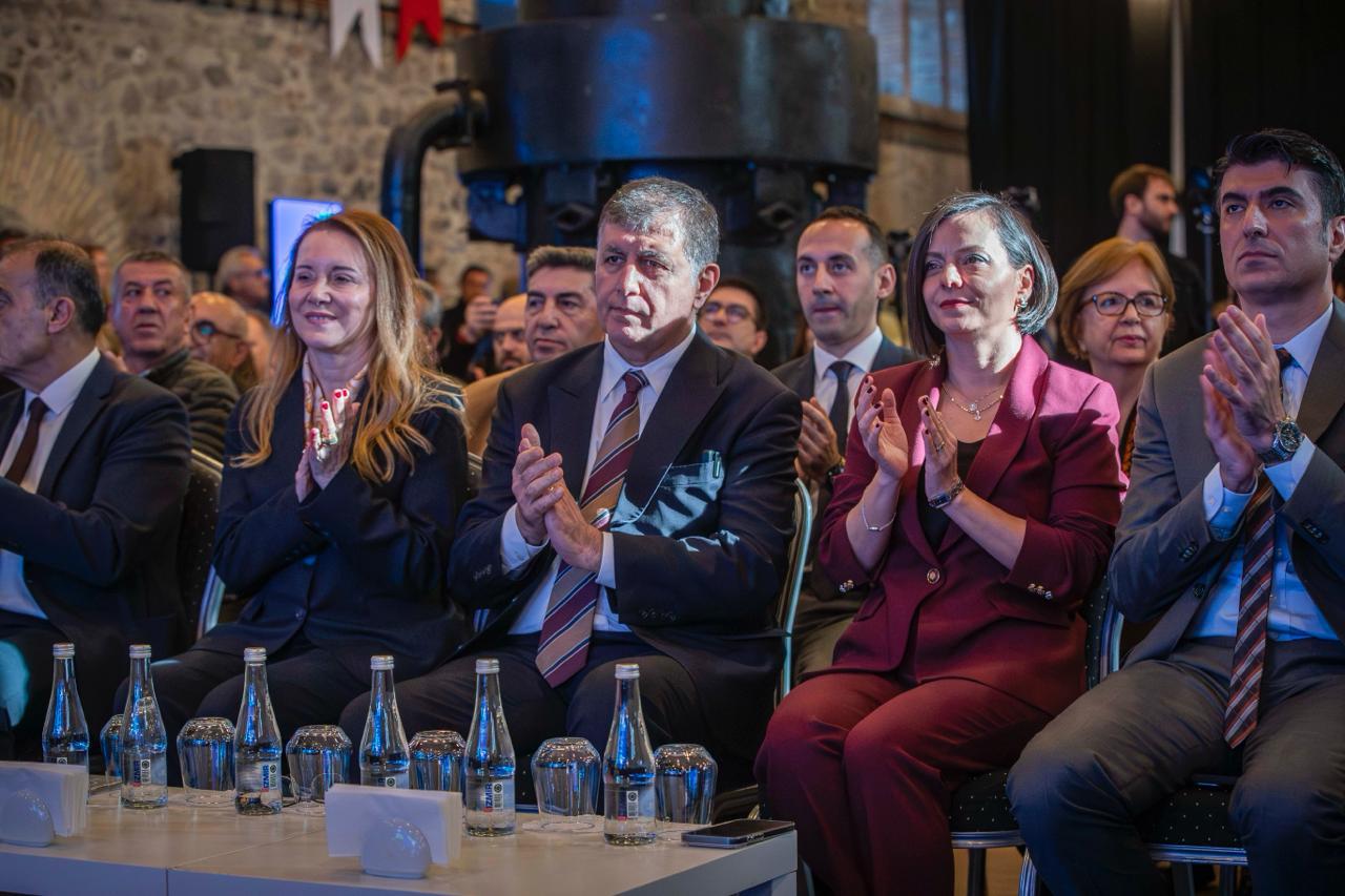 Tugay: Krediler 2-3 yıldır bekletiliyor, İzmir için kritik kaynaklar engelleniyor