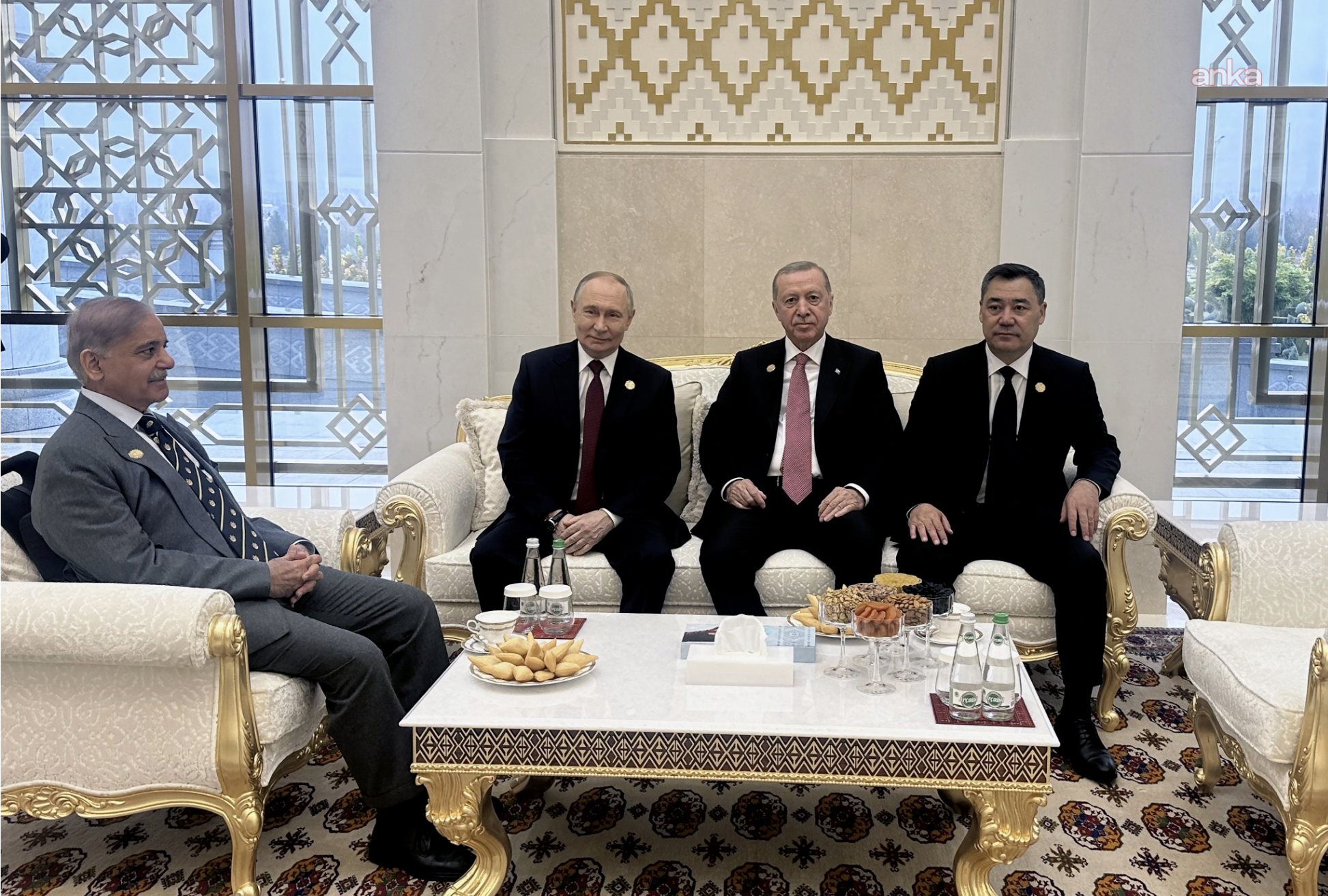 Cumhurbaşkanı Erdoğan, Aşkabat’ta Putin, Şerif ve Caparov ile görüştü