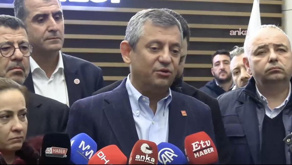 Gülşah Durbay'ın ailesini ziyaret eden Özgür Özel: "Kendi evladımı kaybetmiş gibiyim"