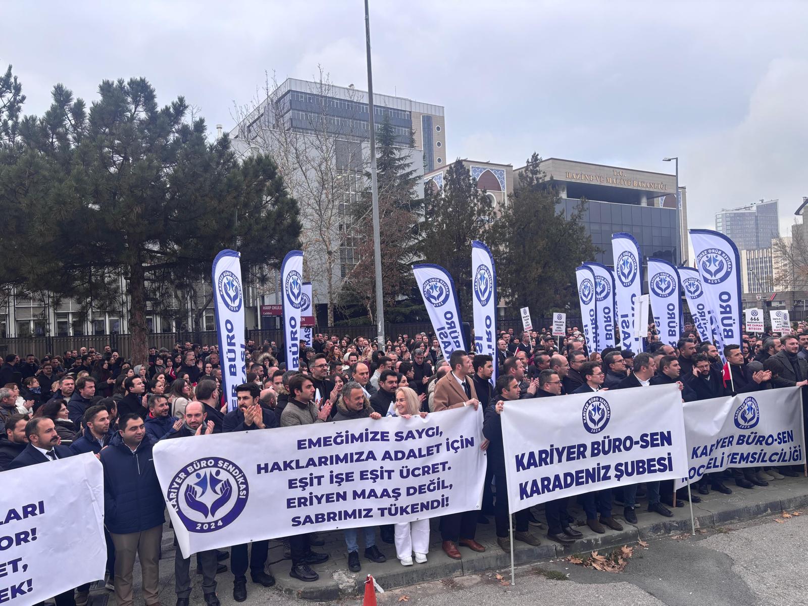 Kariyer Büro Sendikası:14 yıllık adaletsizlik sona ersin