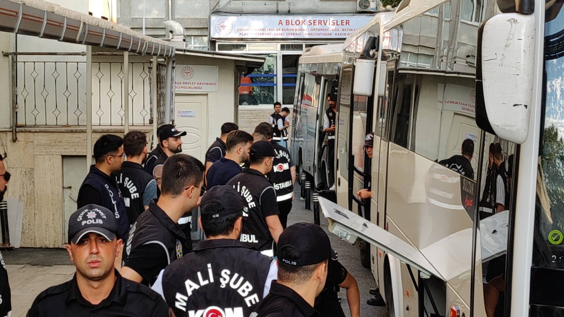 İBB soruşturmasında çelişki: Kilit tanık suç makinası çıktı!