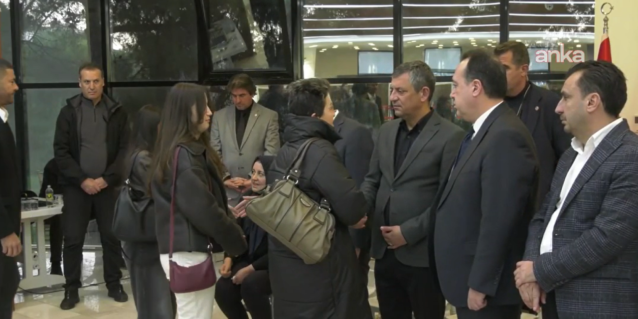 Özgür Özel ve Durbay ailesi taziyeleri kabul etti