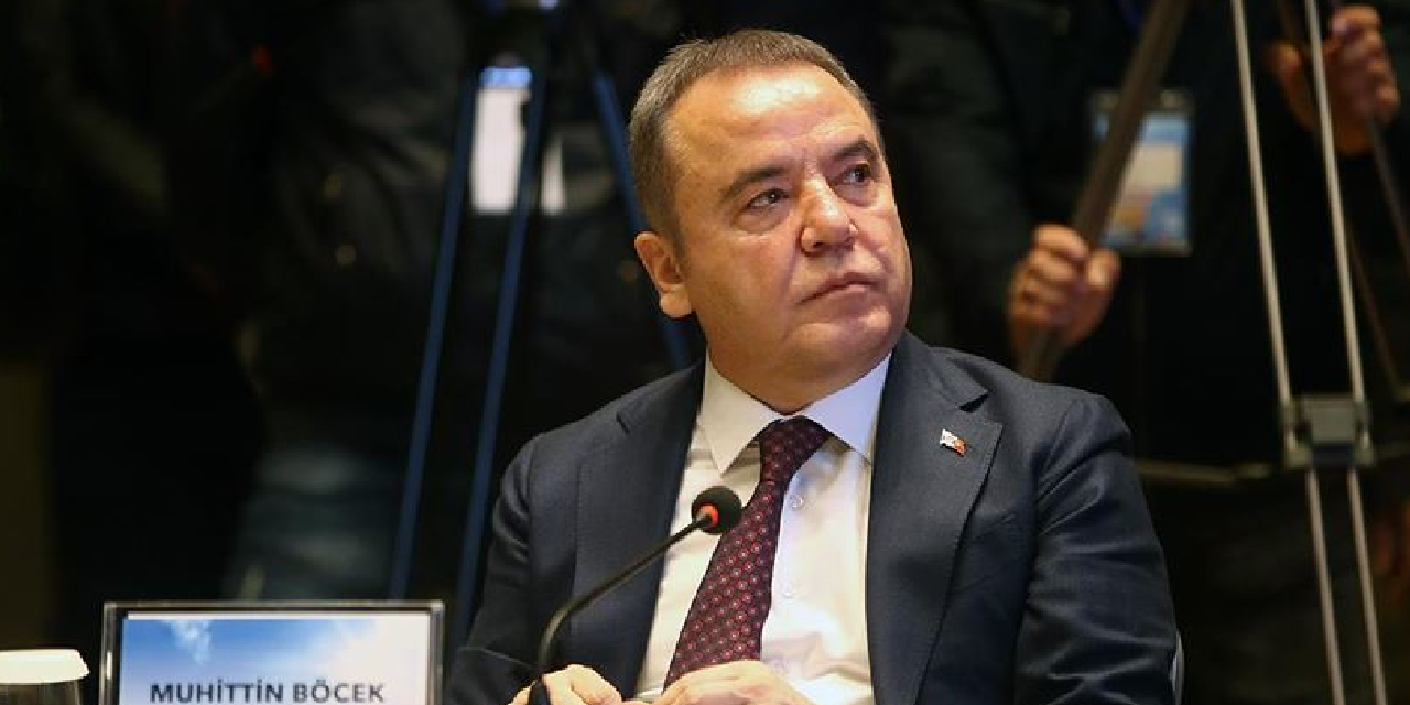 Muhittin Böcek hastaneye kaldırıldı